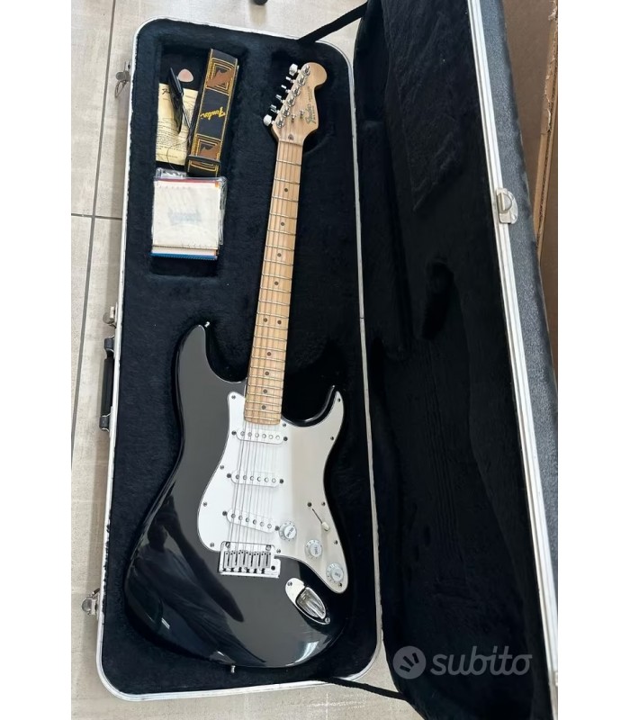 FENDER STRATOCASTER MADE IN USA CON CUSTODIA